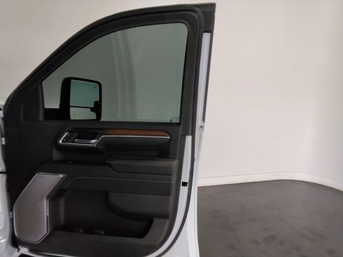 Used 2025 GMC Sierra 2500 Denali w/ Denali Reserve Package image 42