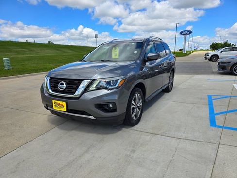 Used 2017 Nissan Pathfinder SL w/ SL Tech Package AWD/4WD image 7