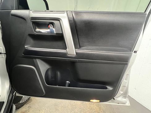 Used 2016 Toyota 4Runner SR5 image 12