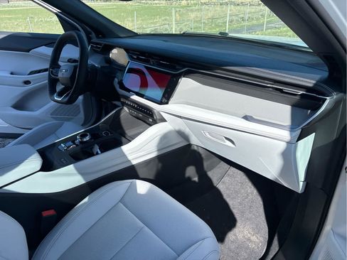 New 2026 Jeep Cherokee Limited image 38