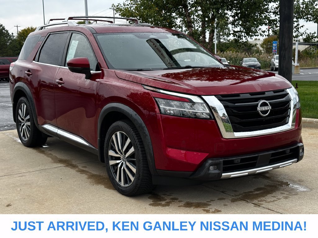 Used 2022 Nissan Pathfinder Platinum w/ Cargo Package AWD/4WD image 1