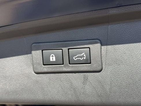 Used 2025 Subaru Outback Touring XT AWD/4WD image 11