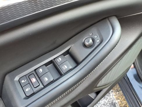 Used 2024 Jeep Grand Cherokee Altitude AWD/4WD image 7