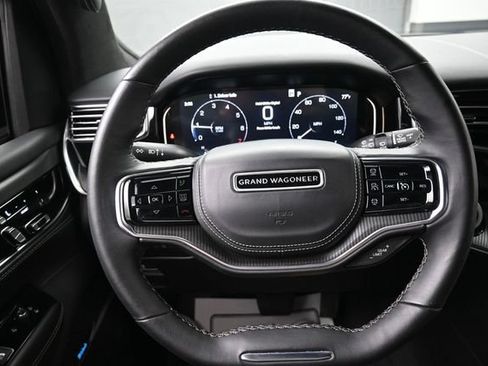 Used 2023 Jeep Grand Wagoneer Series II AWD/4WD image 8