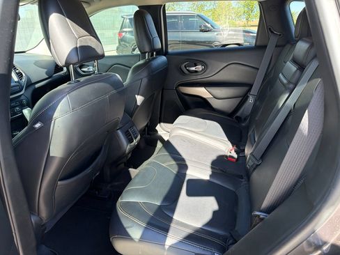 Used 2017 Jeep Cherokee High Altitude AWD/4WD image 10