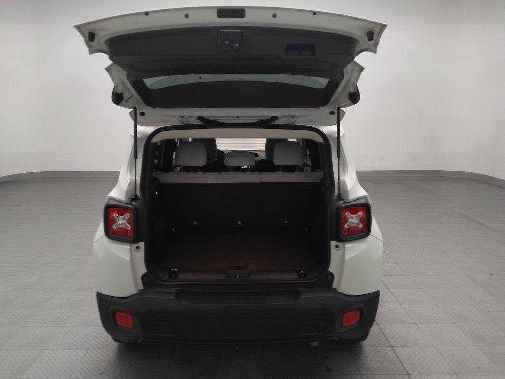 Used 2017 Jeep Renegade Latitude FWD image 29