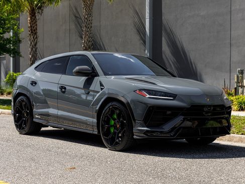 Used 2023 Lamborghini Urus Performante AWD/4WD image 4