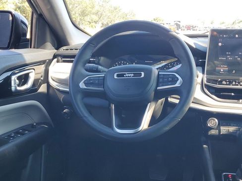 Used 2023 Jeep Compass Limited image 25