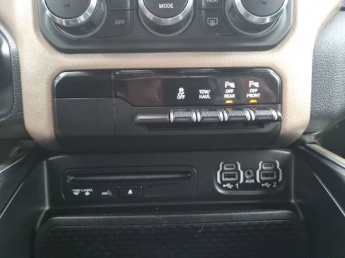 Used 2019 RAM 1500 Laramie AWD/4WD image 30