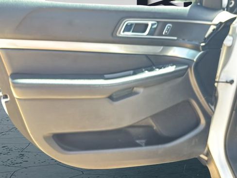 Used 2018 Ford Explorer XLT w/ Equipment Group 201A AWD/4WD image 20