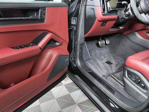 New 2026 Porsche Cayenne GTS AWD/4WD image 8