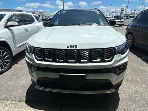 Used 2025 Jeep Compass Limited AWD/4WD image 8
