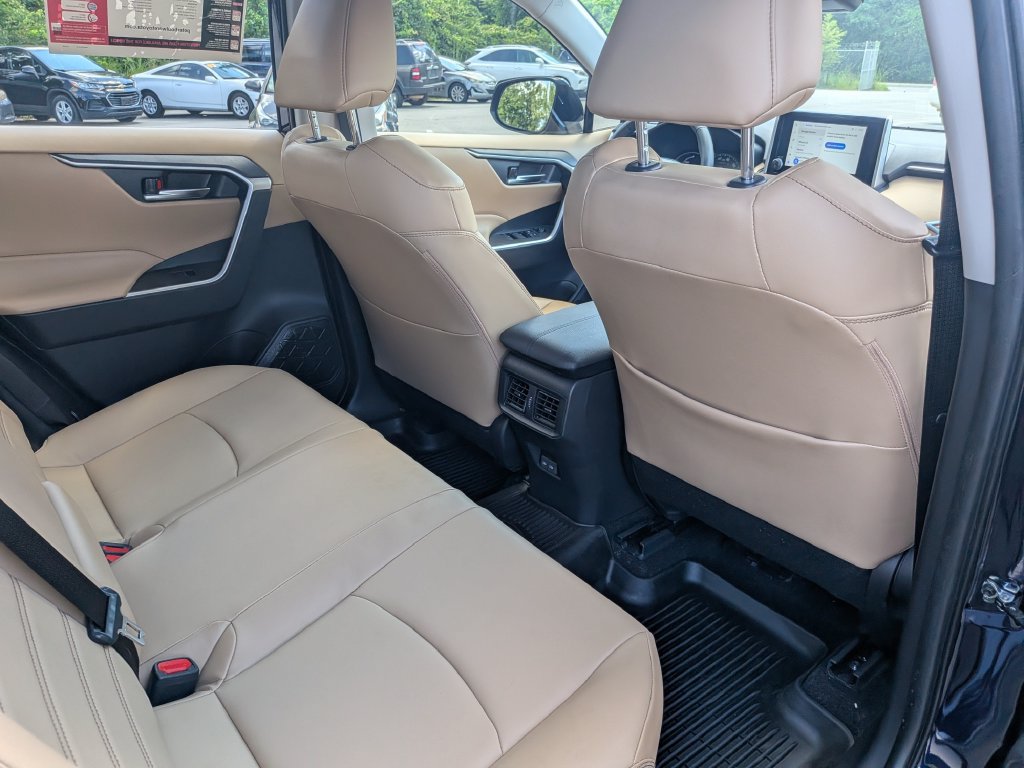 Used 2025 Toyota RAV4 XLE Premium AWD/4WD image 28