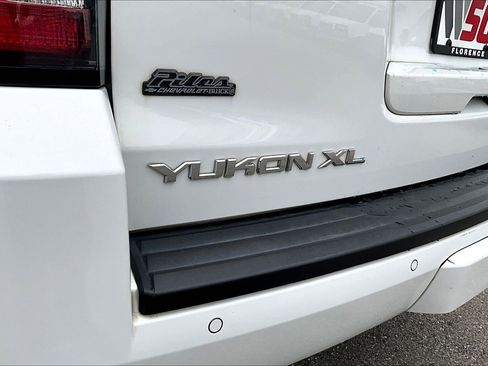 Used 2016 GMC Yukon XL SLT AWD/4WD image 24