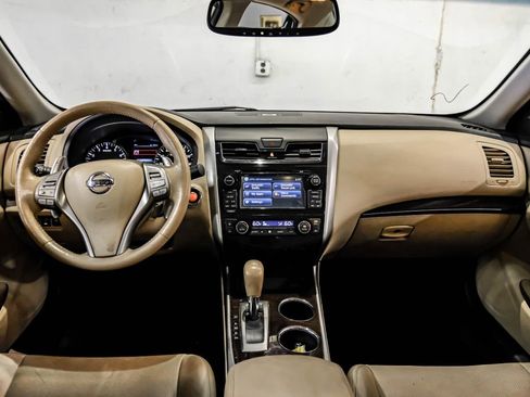 Used 2015 Nissan Altima 3.5 SL FWD image 16