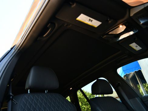 Used 2025 BMW X5 xDrive50e image 33