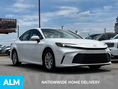 Used 2025 Toyota Camry LE FWD image 4