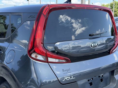 Used 2021 Kia Soul LX FWD image 11