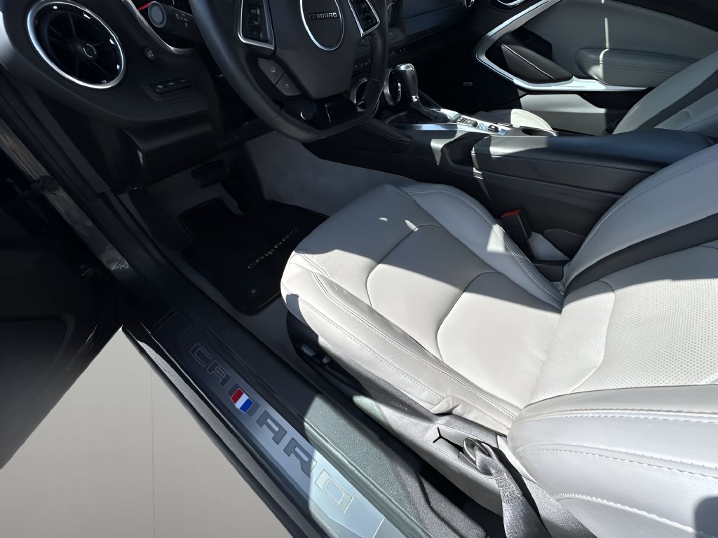 Used 2018 Chevrolet Camaro LT RWD image 21