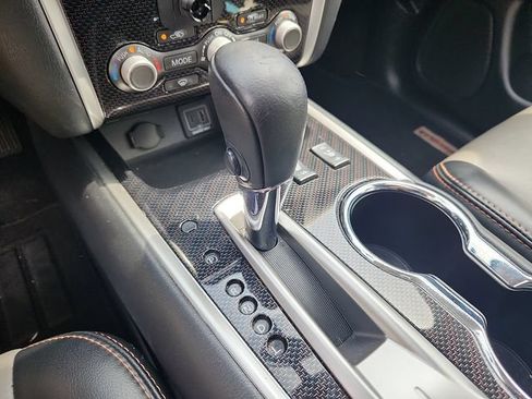 Used 2019 Nissan Pathfinder SL AWD/4WD image 15