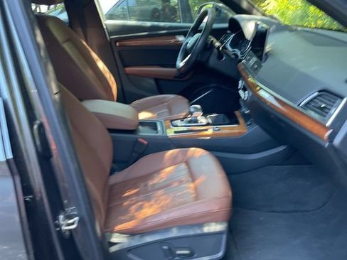 Used 2022 Audi Q5 2.0T Premium w/ Convenience Package AWD/4WD image 12