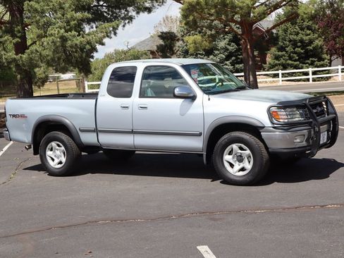 Used 2000 Toyota Tundra SR5 AWD/4WD image 2