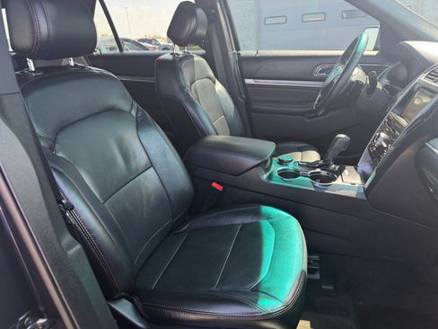 Used 2017 Ford Explorer Sport w/ Equipment Group 401A AWD/4WD image 33