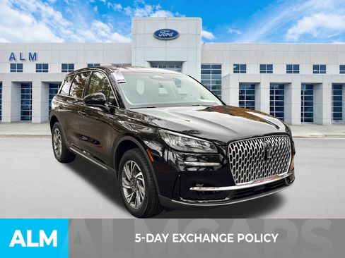 Used 2024 Lincoln Corsair AWD image 3