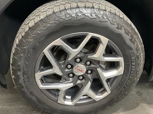 Used 2023 GMC Sierra 1500 SLT AWD/4WD image 6