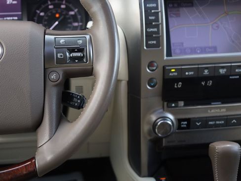 Used 2014 Lexus GX 460 w/ Premium Package AWD/4WD image 37