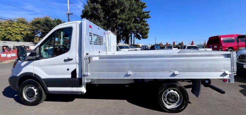 Used 2018 Ford Transit 250 138 RWD image 5