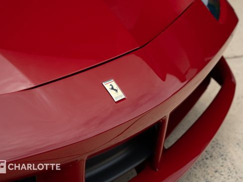 Used 2017 Ferrari 488 GTB RWD image 5