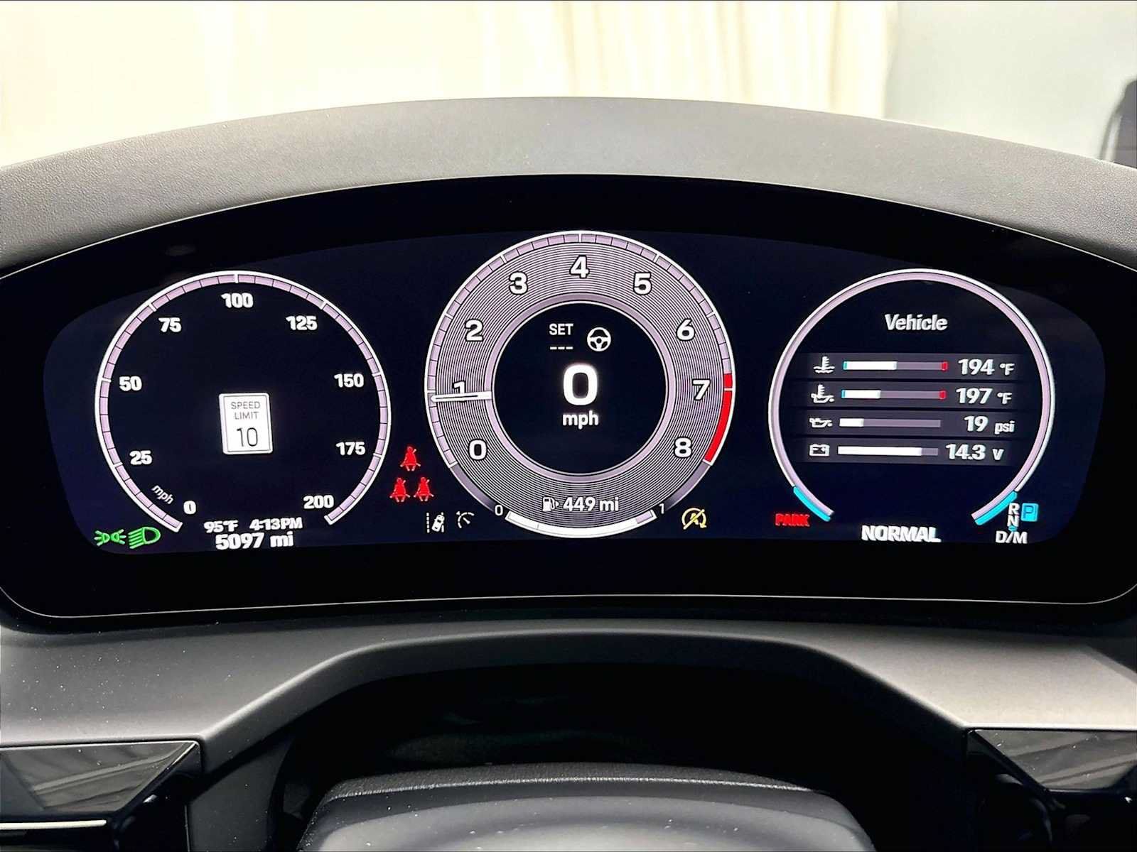 Used 2025 Porsche Panamera 4 AWD/4WD image 23