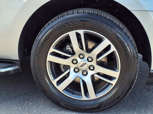 Used 2023 Ford Expedition Max Limited image 9