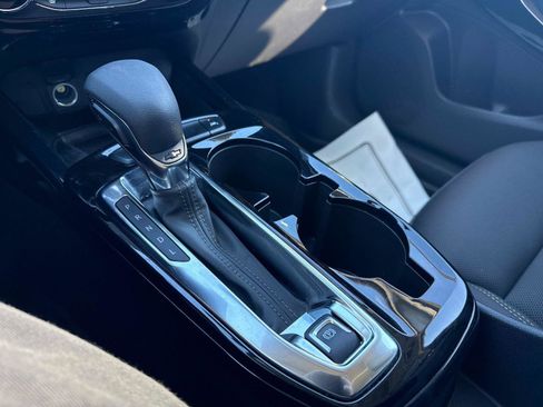 Used 2024 Chevrolet Trax ACTIV w/ Sunroof Package image 28