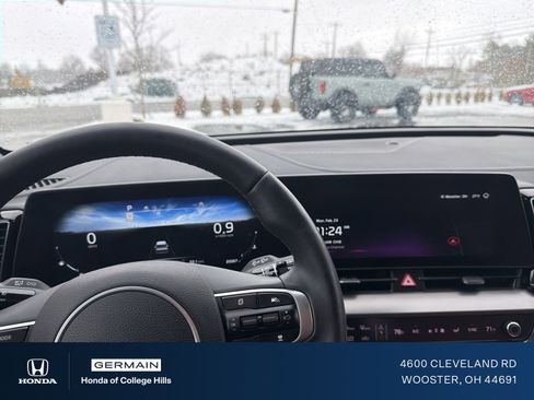 Used 2025 Kia Sportage SX image 18