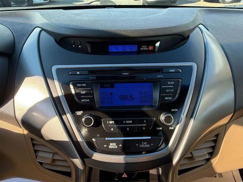 Used 2013 Hyundai Elantra GLS image 32