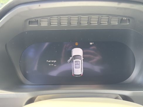 Certified 2025 Volvo XC90 B6 Plus AWD/4WD image 21