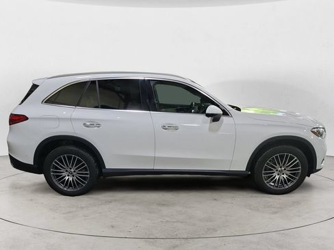 Used 2025 Mercedes-Benz GLC 300 4MATIC image 6