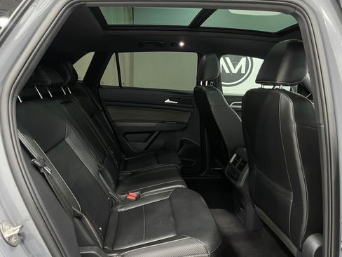 Used 2021 Volkswagen Atlas Cross Sport SE w/ Panoramic Sunroof Package image 30