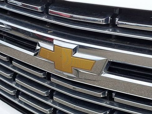 Used 2023 Chevrolet Suburban Premier RWD image 28