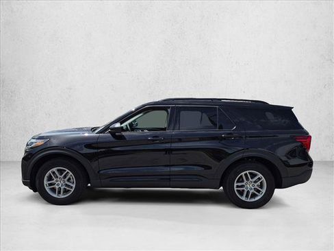 New 2026 Ford Explorer Active RWD image 5