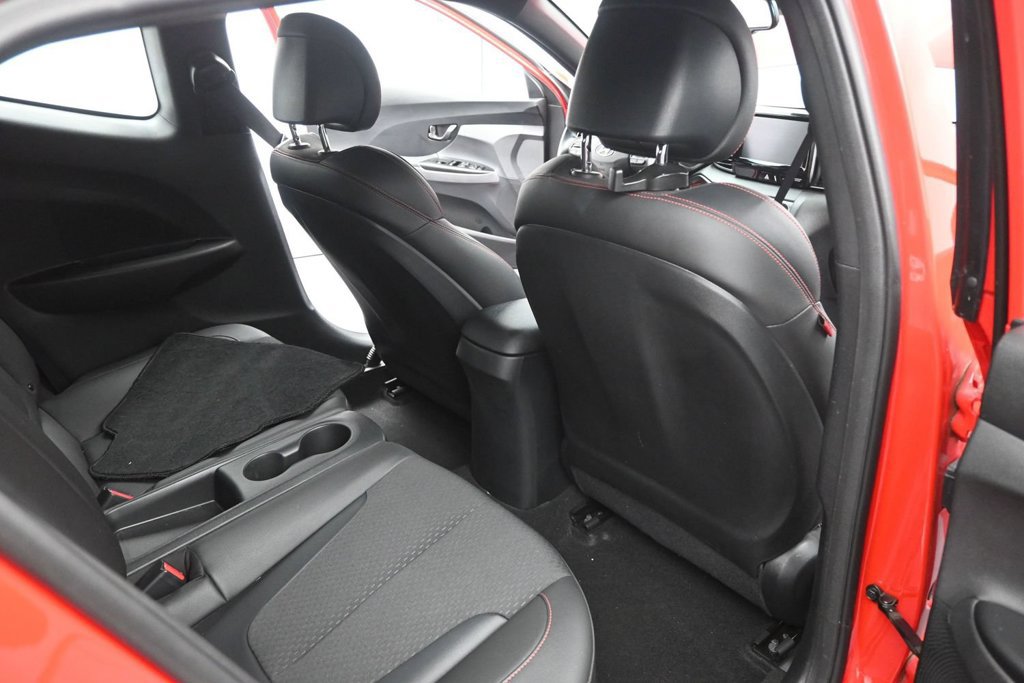 Used 2019 Hyundai Veloster Turbo FWD image 16