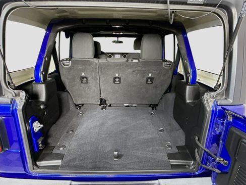 Used 2019 Jeep Wrangler Unlimited Sport image 35