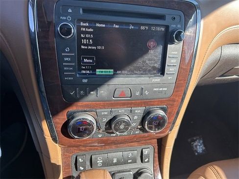 Used 2015 Buick Enclave Leather image 3