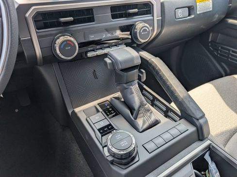 New 2026 Toyota 4Runner SR5 AWD/4WD image 17
