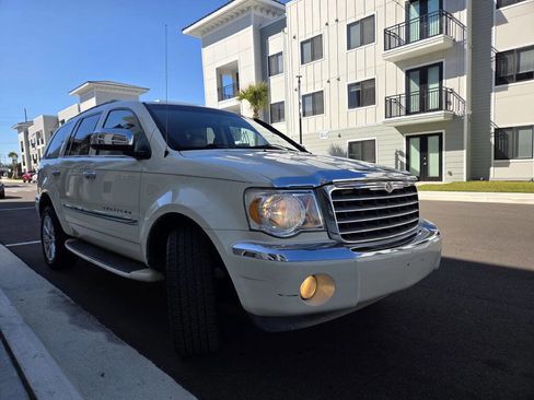 Used 2007 Chrysler Aspen Limited image 4