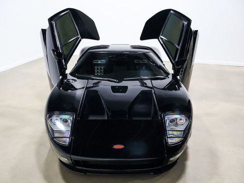 Used 2006 Ford GT RWD image 24