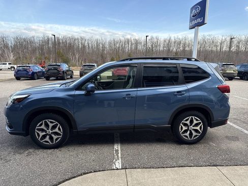 Used 2023 Subaru Forester Premium image 6