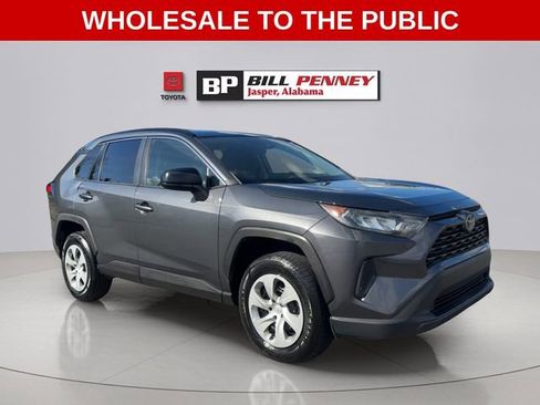 Used 2020 Toyota RAV4 LE FWD image 7